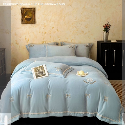 91家纺网 家纺一手货源 找家纺 未来家居 2024新款全活性高克重牛奶绒四件套 甜心-蓝