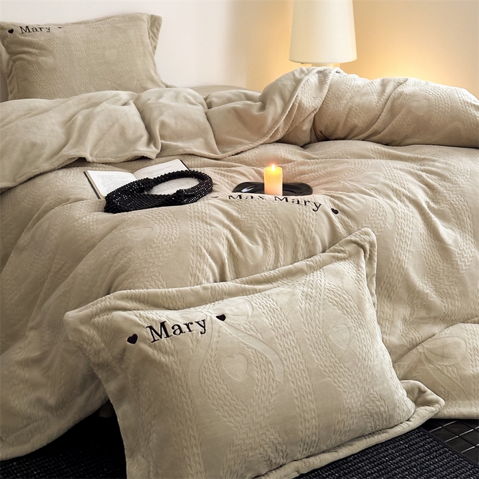 91家纺网 家纺一手货源 找家纺 潘朵拉家纺 2024新款法式刺绣雕花绒牛奶绒四件套-麦瑞系列 麦瑞橄榄绿