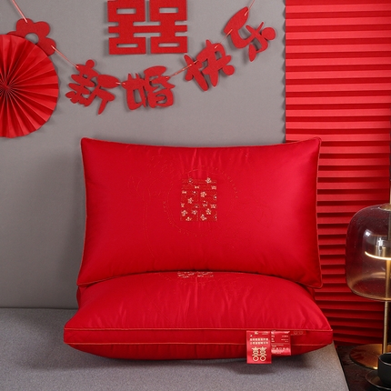 91家纺网 家纺一手货源 找家纺 梦叶草 2024新款80s贡缎纯棉婚庆枕芯大红喜庆枕头（专版花型） 80支贡缎全棉-喜成眷属