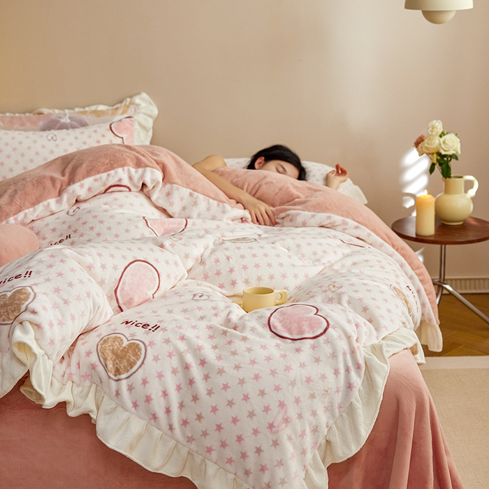 91家纺网 家纺一手货源 找家纺 2024新款240g全消光印花花边绒四件套 星心