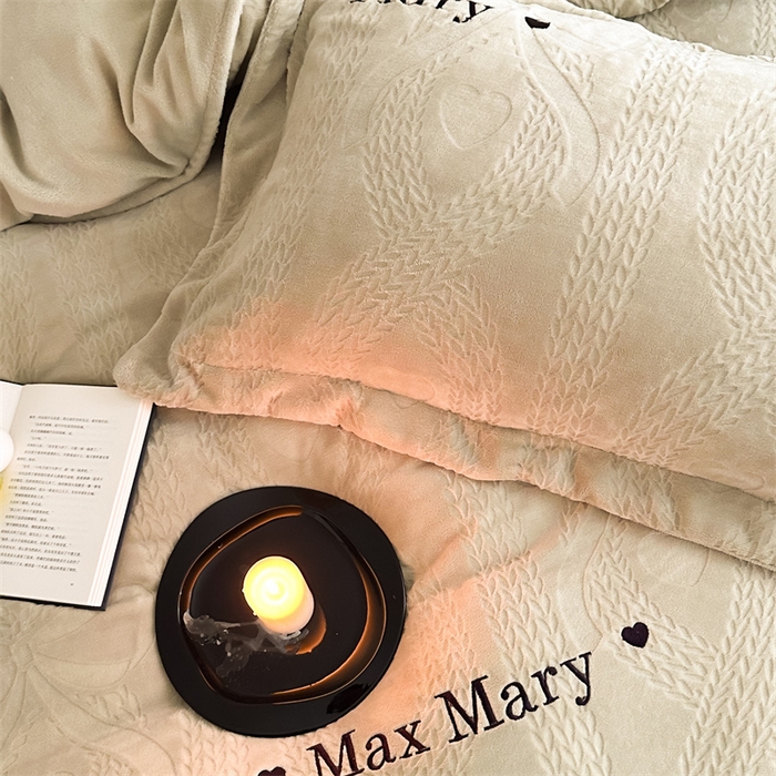 91家纺网 家纺一手货源 找家纺 潘朵拉家纺 2024新款法式刺绣雕花绒牛奶绒四件套-麦瑞系列 麦瑞橄榄绿