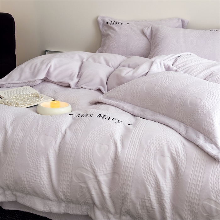 91家纺网 家纺一手货源 找家纺 潘朵拉家纺 2024新款法式刺绣雕花绒牛奶绒四件套-麦瑞系列 麦瑞浅紫