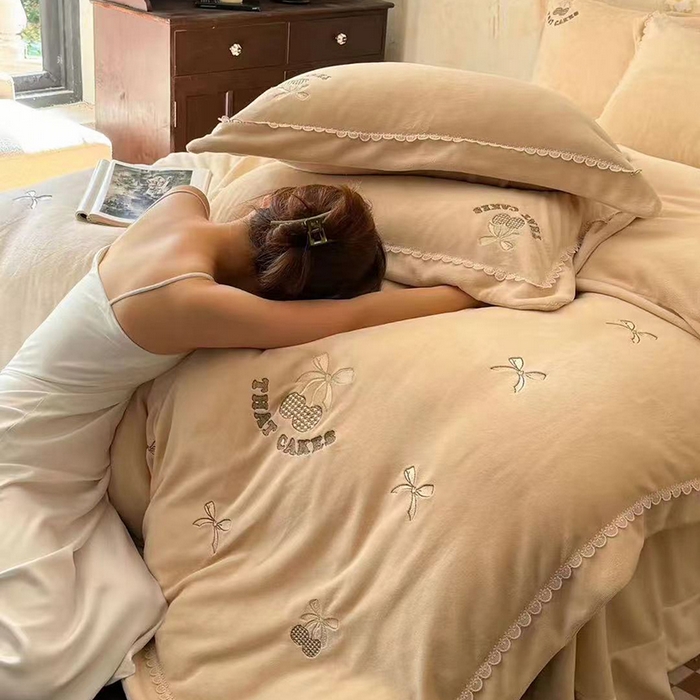 91家纺网 家纺一手货源 找家纺 （总）未来家居 2024新款全活性高克重牛奶绒四件套