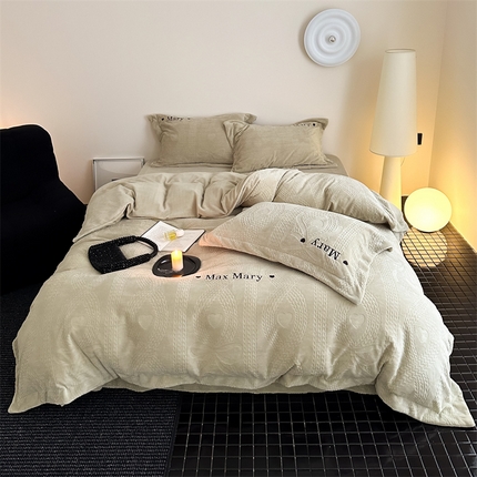 91家纺网 家纺一手货源 找家纺 潘朵拉家纺 2024新款法式刺绣雕花绒牛奶绒四件套-麦瑞系列 麦瑞橄榄绿