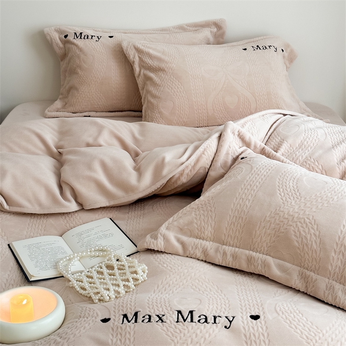 91家纺网 家纺一手货源 找家纺 潘朵拉家纺 2024新款法式刺绣雕花绒牛奶绒四件套-麦瑞系列 麦穗奶咖