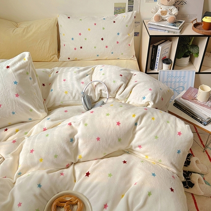 山茶家纺 2024新款高克重牛奶绒印花四件套-蝴蝶结系列 奶酪星星