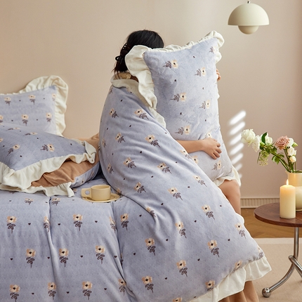 2024新款240g全消光印花花边绒四件套 繁花