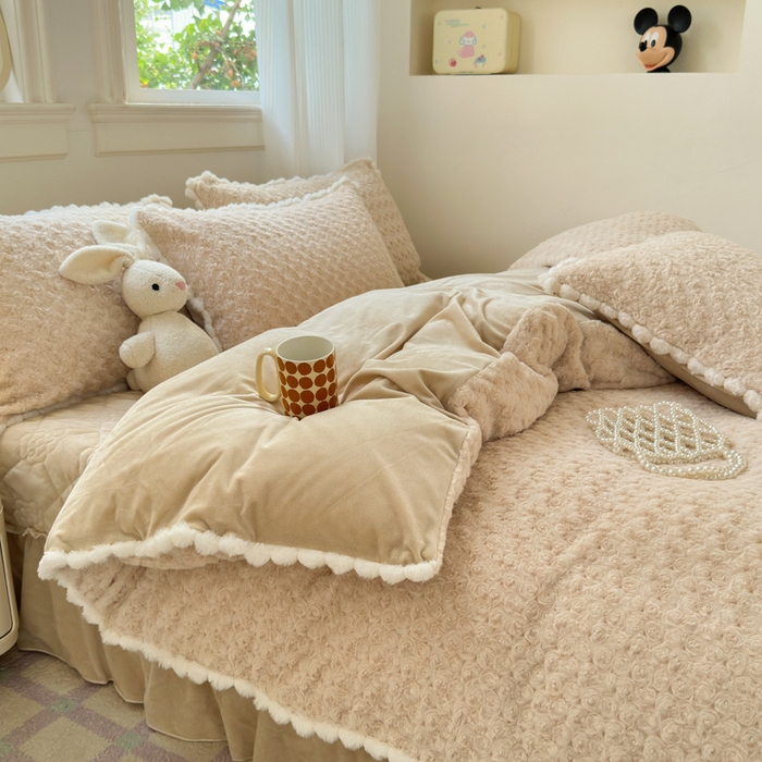 91家纺网 家纺一手货源 找家纺 淑女公社家纺 2024秋冬新款A版兔毛玫瑰B版婴儿绒床盖款四件套兔毛玫瑰米咖色