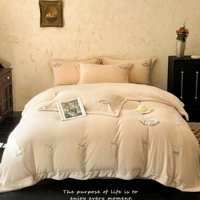 91家纺网 家纺一手货源 找家纺 未来家居 2024新款全活性高克重牛奶绒四件套 甜心-奶黄