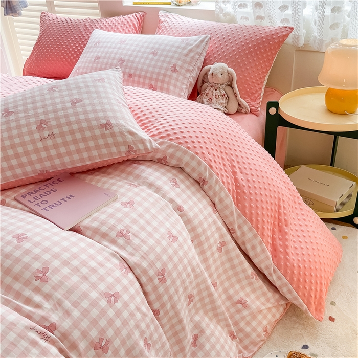 91家纺网 家纺一手货源 找家纺 佰亿莱 2024新款豆豆绒四件套 蝴蝶结-粉