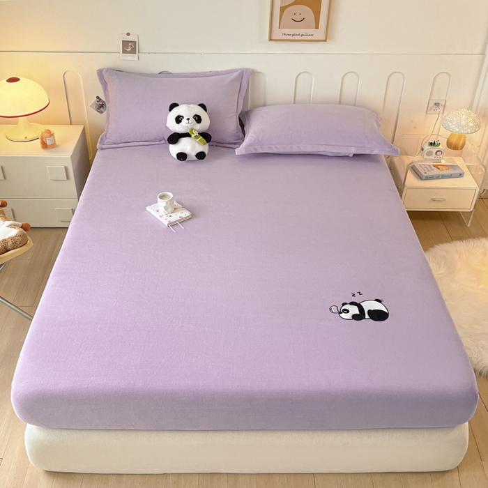 91家纺网 家纺一手货源 找家纺 梵克保罗 2024新款秋冬新款保暖加厚纯色牛奶绒泡泡熊刺绣单品单床笠 泡泡熊-香芋紫