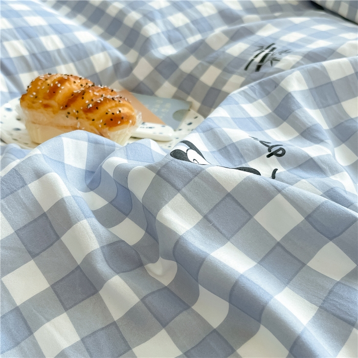 91家纺网 家纺一手货源 找家纺 佰亿莱 2024新款豆豆绒四件套 蓝格熊猫-蓝