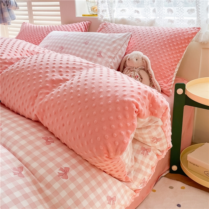 91家纺网 家纺一手货源 找家纺 佰亿莱 2024新款豆豆绒四件套 蝴蝶结-粉