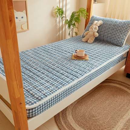 91家纺网 家纺一手货源 找家纺 鑫钰 2024新款秋冬季学生宿舍专用加厚牛奶绒床笠-暖格 暖格-蓝小格