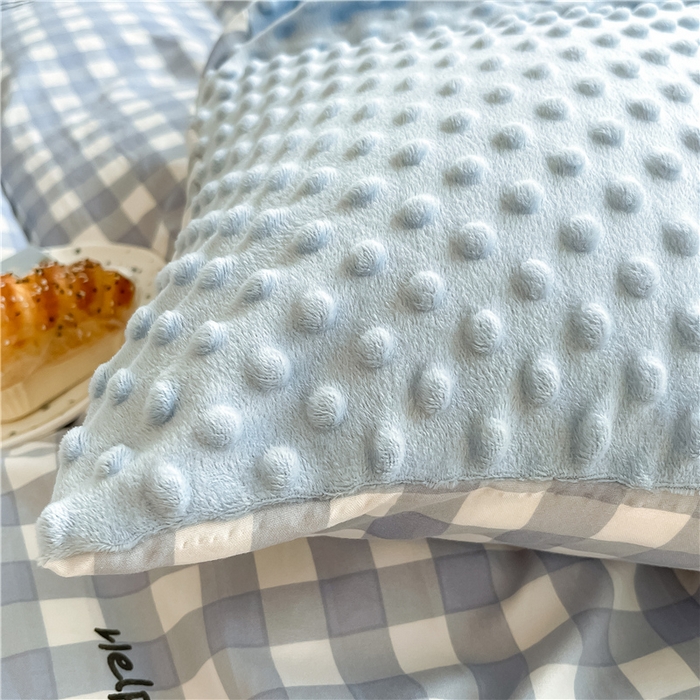 91家纺网 家纺一手货源 找家纺 佰亿莱 2024新款豆豆绒四件套 蓝格熊猫-蓝