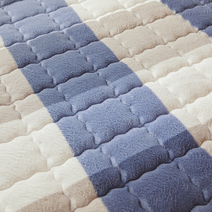 91家纺网 家纺一手货源 找家纺 鑫钰 2024新款秋冬季学生宿舍专用加厚牛奶绒床笠-暖格 暖格-蓝大格