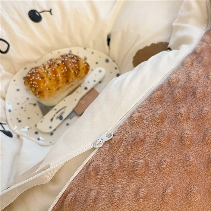 91家纺网 家纺一手货源 找家纺 佰亿莱 2024新款豆豆绒四件套 咖啡小熊