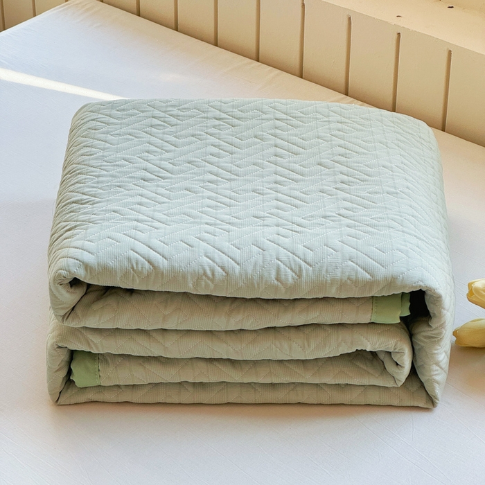 91家纺网 家纺一手货源 找家纺 芯元素 2024新款云纱棉床盖三件套 青草绿