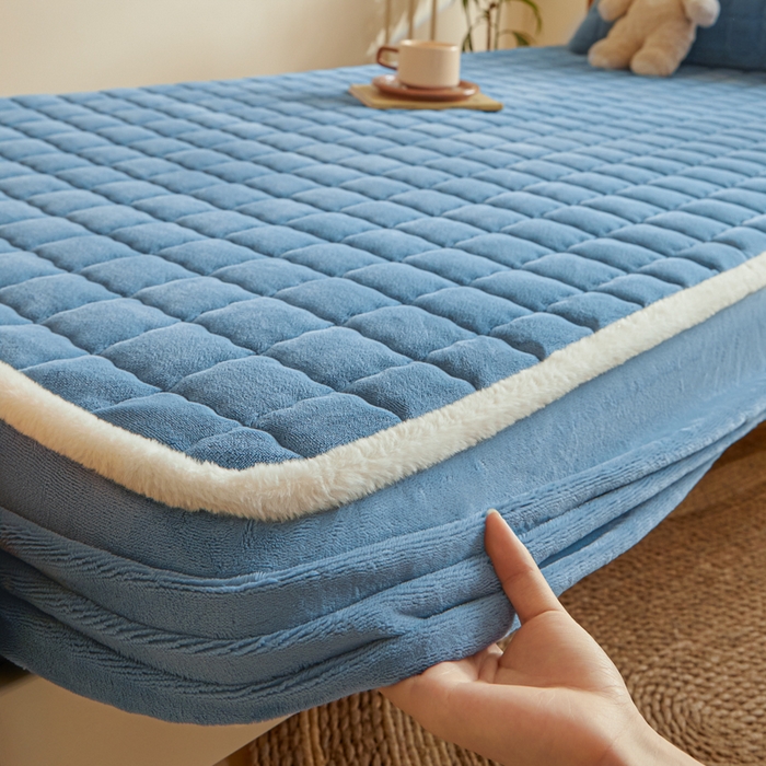 91家纺网 家纺一手货源 找家纺 鑫钰 2024新款秋冬季学生宿舍专用加厚牛奶绒床笠-暖格 暖格-湖蓝