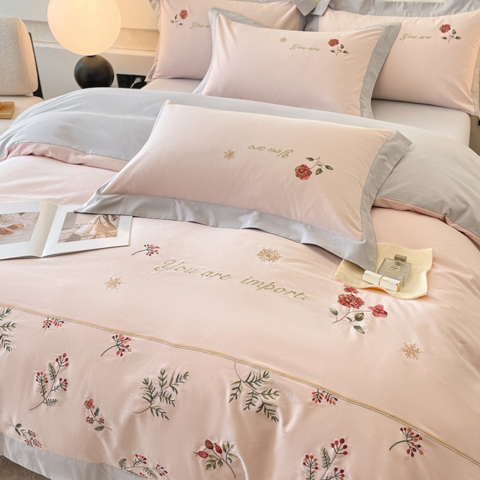 91家纺网 家纺一手货源 找家纺 遇见家居生活馆 2024新款A类全棉磨毛刺绣四件套-丽莎 丽莎-维蜜粉