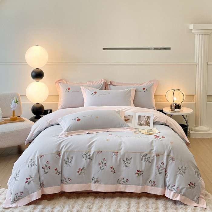 91家纺网 家纺一手货源 找家纺 遇见家居生活馆 2024新款A类全棉磨毛刺绣四件套-丽莎 丽莎-淡雅灰