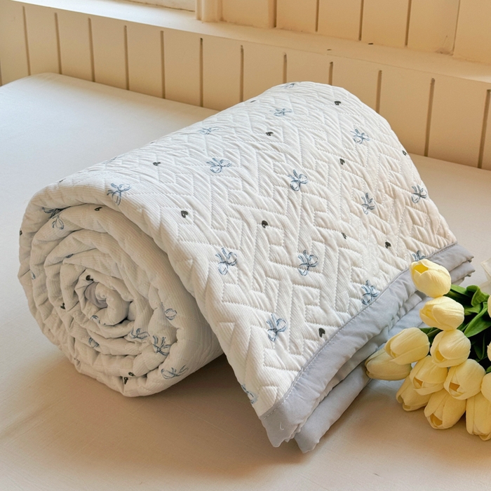 91家纺网 家纺一手货源 找家纺 芯元素 2024新款云纱棉床盖三件套 甜心兰