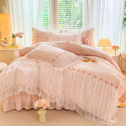 91家纺网 家纺一手货源 找家纺 逸尚阁 2024新款雕花牛奶绒蕾丝花边四件套-维密 绒维密-浅玉