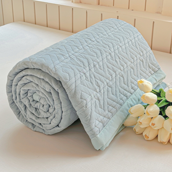 91家纺网 家纺一手货源 找家纺 芯元素 2024新款云纱棉床盖三件套 海盐蓝