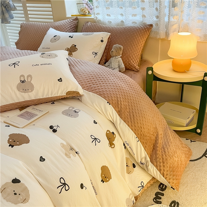 91家纺网 家纺一手货源 找家纺 佰亿莱 2024新款豆豆绒四件套 咖啡小熊