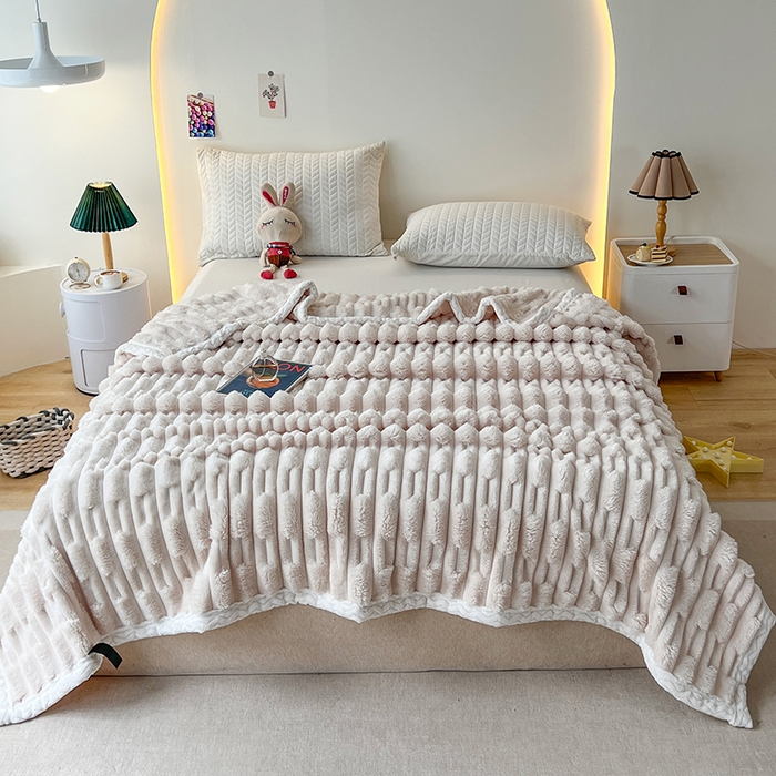 91家纺网 家纺一手货源 找家纺 金喜 2024新款纯色仿裘皮兔绒毛毯包边款多用途毛毯办公室午睡毯家用毛毯被  米杏