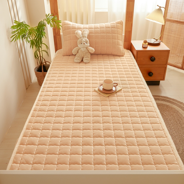 91家纺网 家纺一手货源 找家纺 鑫钰 2024新款秋冬季学生宿舍专用加厚牛奶绒床笠-暖格 暖格-卡其