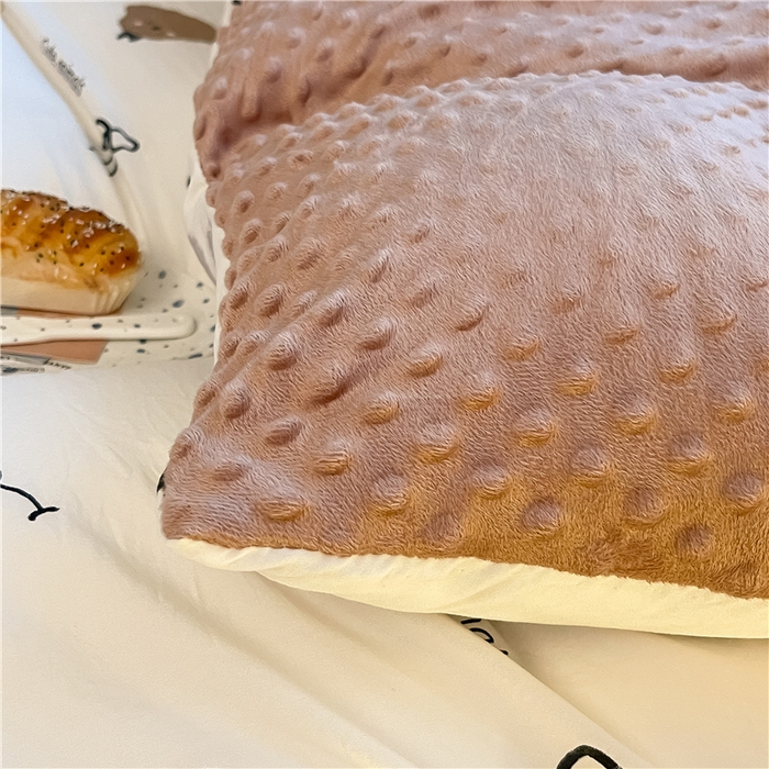 91家纺网 家纺一手货源 找家纺 佰亿莱 2024新款豆豆绒四件套 咖啡小熊