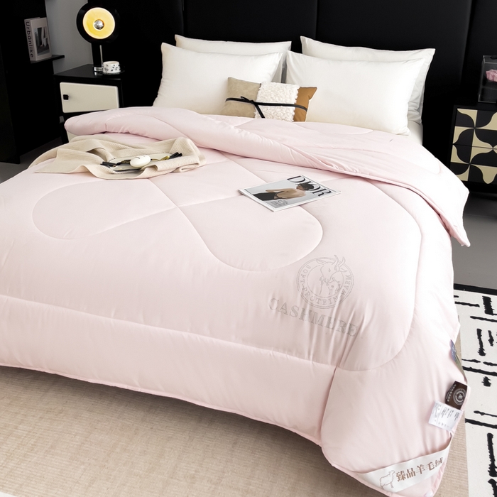 91家纺网 家纺一手货源 找家纺 梵克保罗 2024秋冬保暖加厚新西兰进口羊毛防绒抗菌被羊绒被冬被被子被芯 粉色