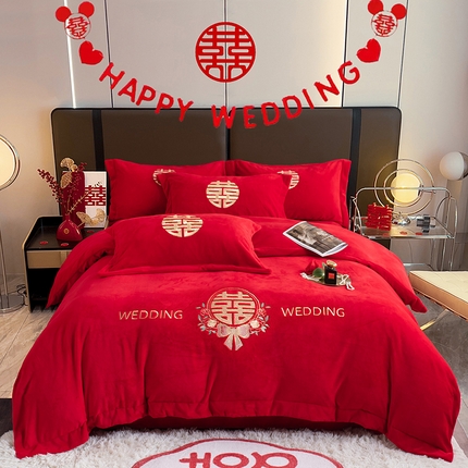 91家纺网 家纺一手货源 找家纺 （总）金麦家纺 2024新款高克重全消光牛奶绒婚庆刺绣四件套（控价+50）