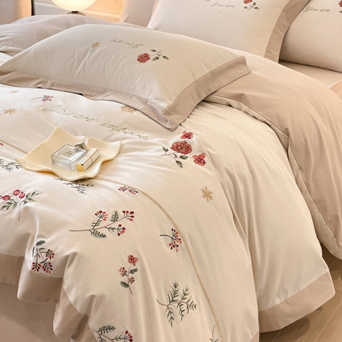 91家纺网 家纺一手货源 找家纺 遇见家居生活馆 2024新款A类全棉磨毛刺绣四件套-丽莎 丽莎-杏驼色