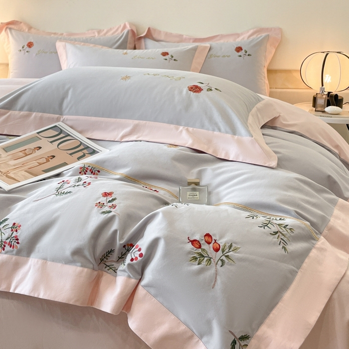 91家纺网 家纺一手货源 找家纺 遇见家居生活馆 2024新款A类全棉磨毛刺绣四件套-丽莎 丽莎-淡雅灰