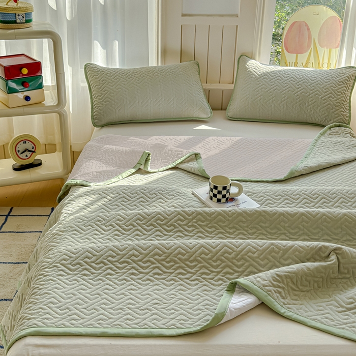 91家纺网 家纺一手货源 找家纺 芯元素 2024新款云纱棉床盖三件套 青草绿