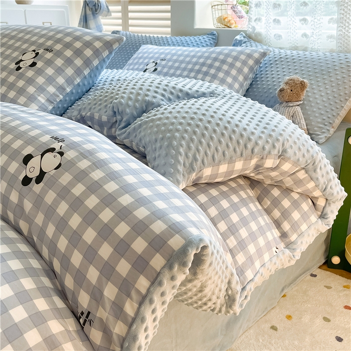 91家纺网 家纺一手货源 找家纺 佰亿莱 2024新款豆豆绒四件套 蓝格熊猫-蓝