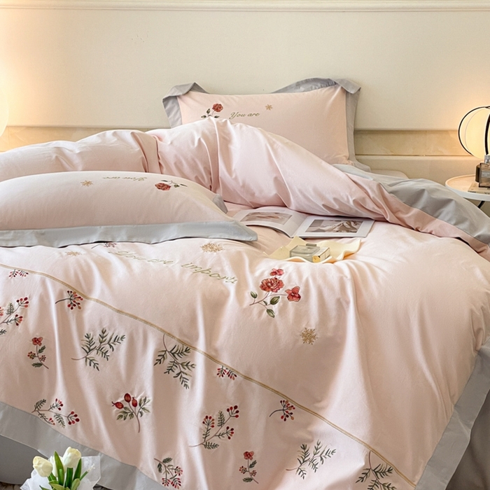 91家纺网 家纺一手货源 找家纺 遇见家居生活馆 2024新款A类全棉磨毛刺绣四件套-丽莎 丽莎-维蜜粉