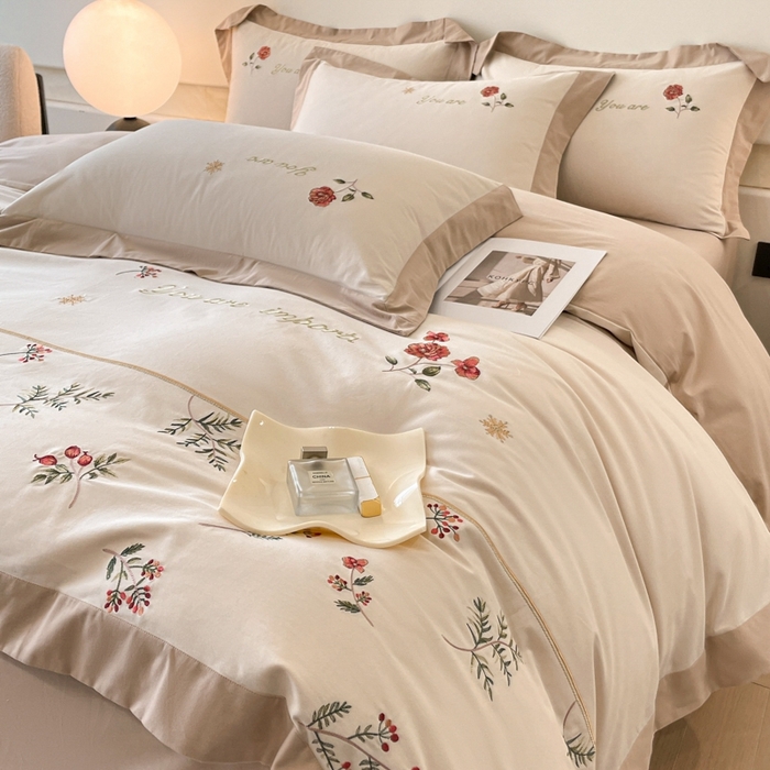 91家纺网 家纺一手货源 找家纺 遇见家居生活馆 2024新款A类全棉磨毛刺绣四件套-丽莎 丽莎-杏驼色