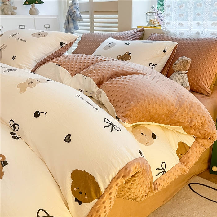 91家纺网 家纺一手货源 找家纺 佰亿莱 2024新款豆豆绒四件套 咖啡小熊