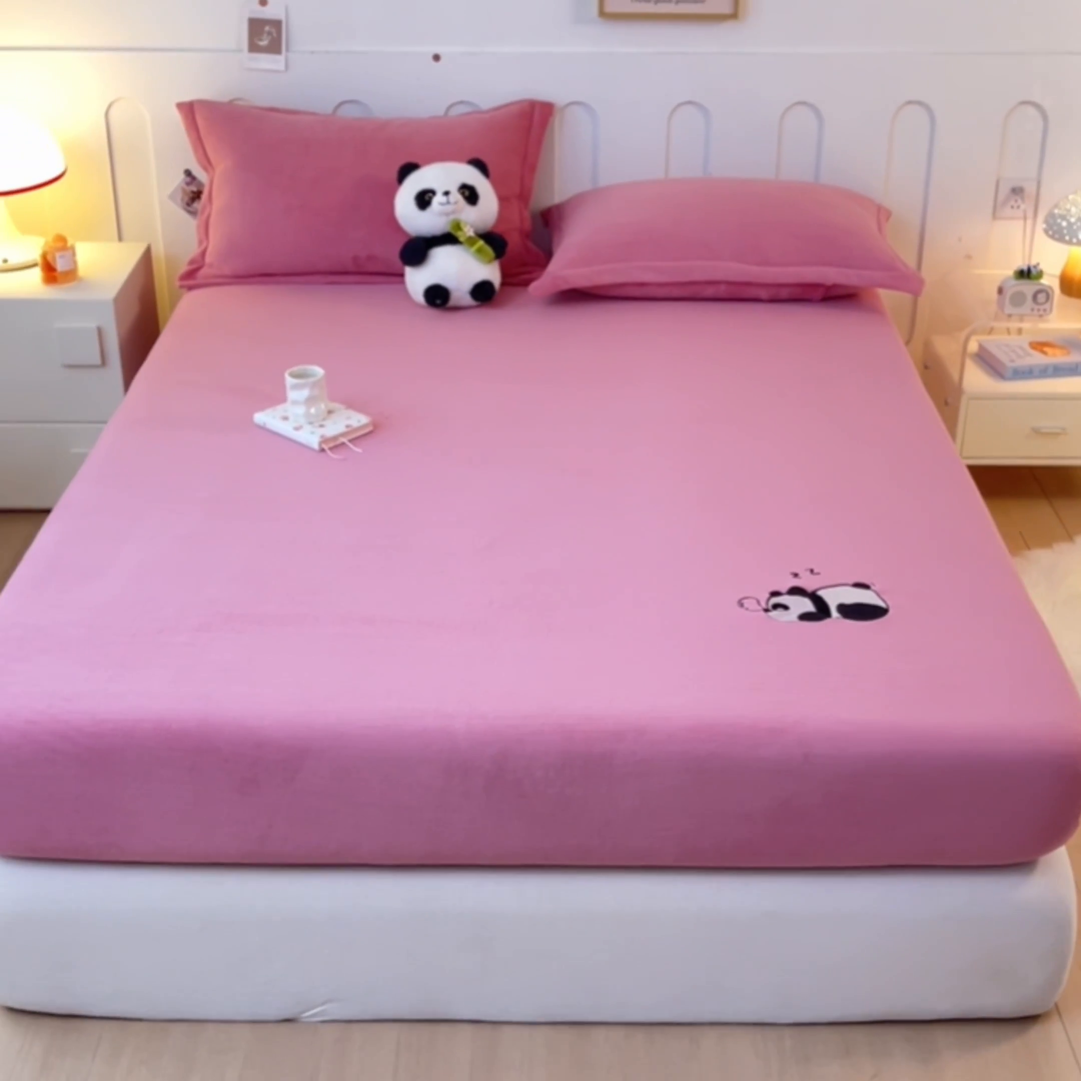 91家纺网 家纺一手货源 找家纺 梵克保罗 2024新款秋冬新款保暖加厚纯色牛奶绒泡泡熊刺绣单品单床笠 泡泡熊-豆沙