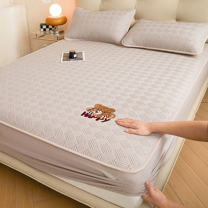 暖季家纺 2025新款40支长绒棉刺绣款全棉夹棉床笠支持定制 博士小熊-山灰