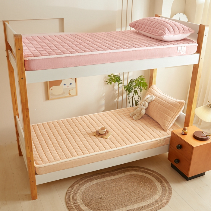 91家纺网 家纺一手货源 找家纺 鑫钰 2024新款秋冬季学生宿舍专用加厚牛奶绒床笠-暖格 暖格-卡其