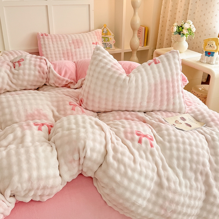 91家纺网 家纺一手货源 找家纺 金喜 2024新款牛奶绒印花泡泡四件套 泡泡牛奶绒-拾忆粉