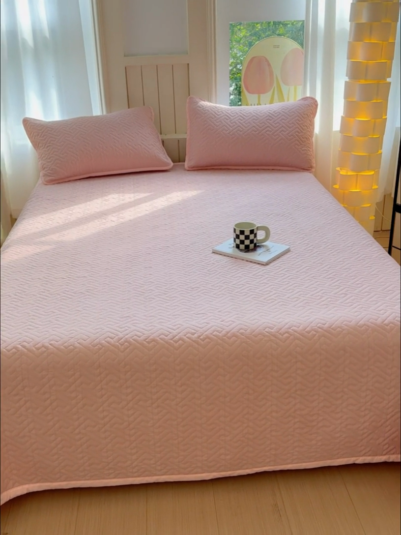 91家纺网 家纺一手货源 找家纺 芯元素 2024新款云纱棉床盖三件套 樱花粉