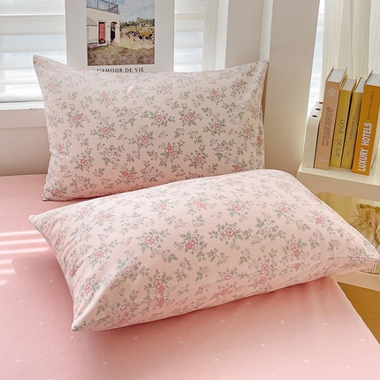 91家纺网 家纺一手货源 找家纺 （总）卡普家居 2025新款法式全棉小香风碎花单枕套-实景拍摄