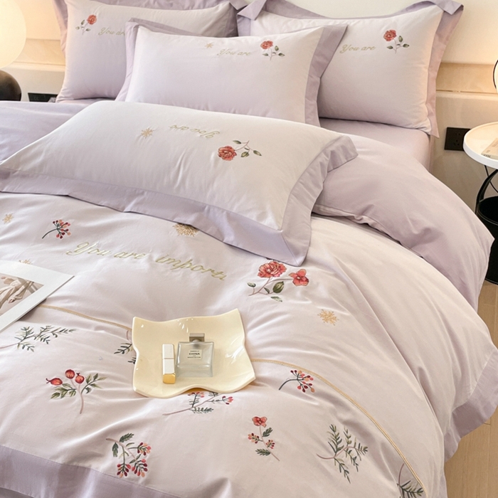 91家纺网 家纺一手货源 找家纺 遇见家居生活馆 2024新款A类全棉磨毛刺绣四件套-丽莎 丽莎-漫漫紫