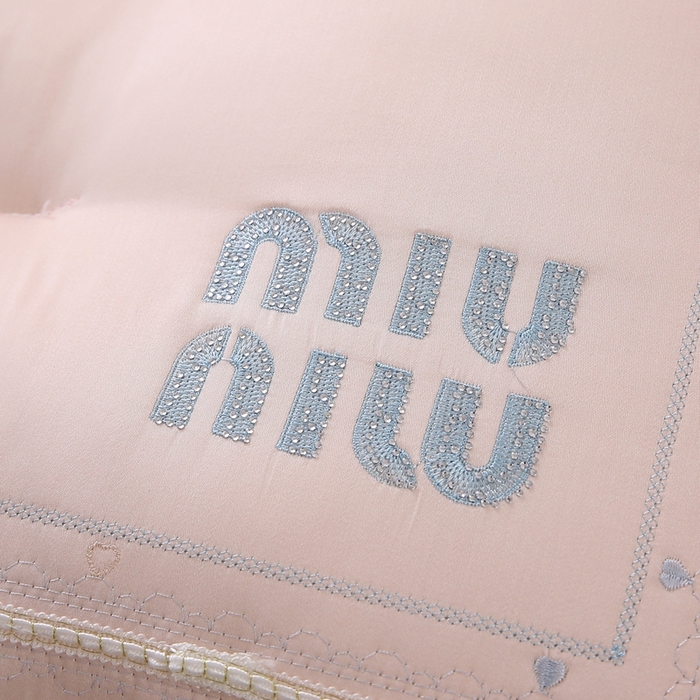 91家纺网 家纺一手货源 找家纺 （总）赛格时代家居 2024新款定型护颈舒适枕枕头枕芯- miumiu粉