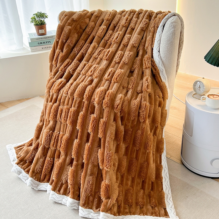 91家纺网 家纺一手货源 找家纺 金喜 2024新款纯色仿裘皮兔绒毛毯包边款多用途毛毯办公室午睡毯家用毛毯被  咖啡